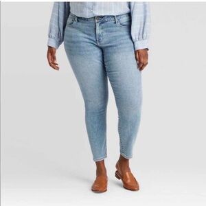 Ava & Viv mid-rise skinny jeans, size 22, new!